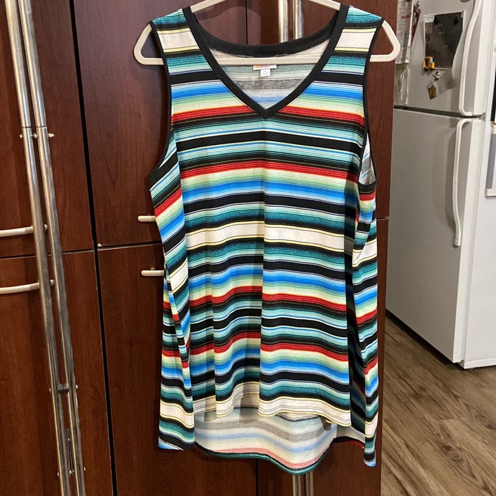 LulaRoe Kristina top